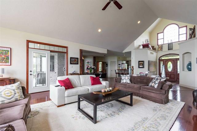 17325 Loyalist Pkwy, House detached with 4 bedrooms, 3 bathrooms and 6 parking in Prince Edward County ON | Image 39