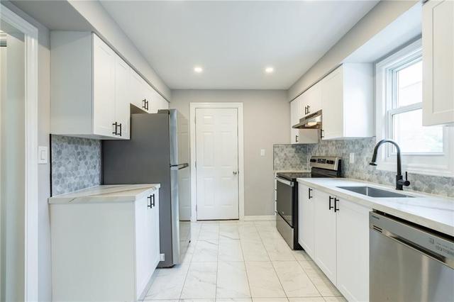 18 East 18th Street, House detached with 3 bedrooms, 2 bathrooms and 1 parking in Hamilton ON | Image 13
