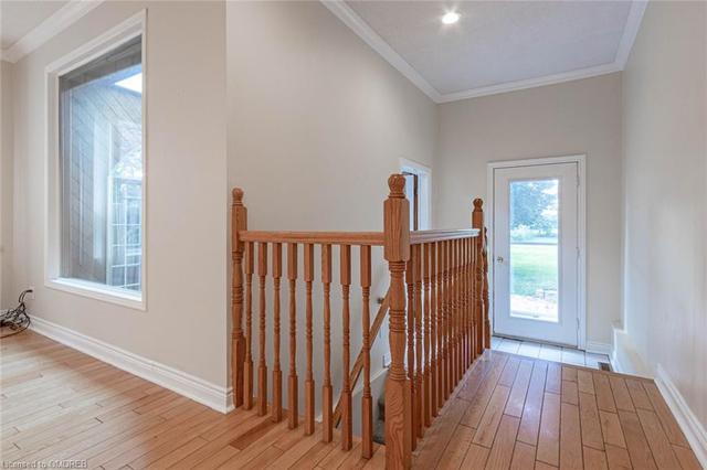 6865 Main Street W, House detached with 4 bedrooms, 2 bathrooms and 4 parking in Milton ON | Image 18