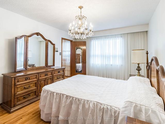 2 Iolanta Crt, House detached with 4 bedrooms, 4 bathrooms and 4 parking in Toronto ON | Image 16