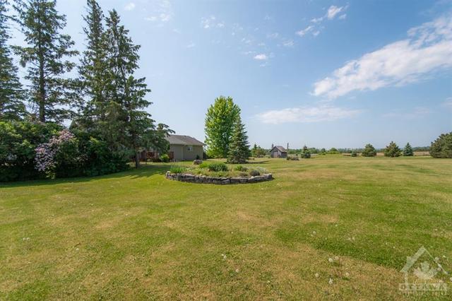 4045 Highway 17 Highway, House detached with 3 bedrooms, 3 bathrooms and 10 parking in Ottawa ON | Image 28