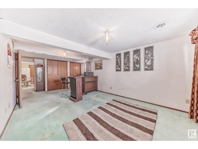 9647 106a Av Nw, House detached with 6 bedrooms, 3 bathrooms and 4 parking in Edmonton AB | Image 33