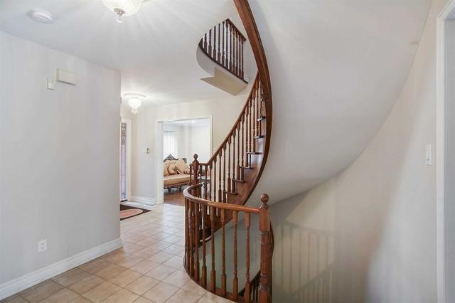 10 Dartmoor Dr, House detached with 4 bedrooms, 3 bathrooms and 4 parking in Toronto ON | Image 29