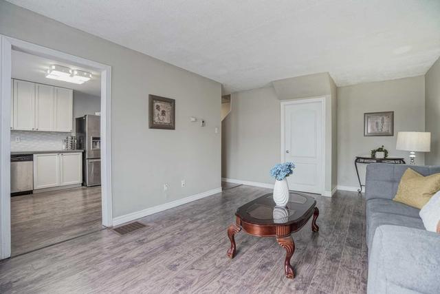 37 - 1010 Glen St, Townhouse with 3 bedrooms, 2 bathrooms and 1 parking in Oshawa ON | Image 7