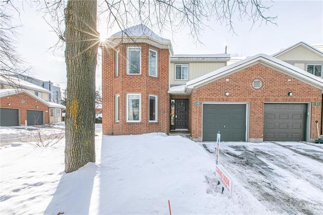 10 Buckingham Private, Townhouse with 3 bedrooms, 3 bathrooms and 2 parking in Ottawa ON | Image 2