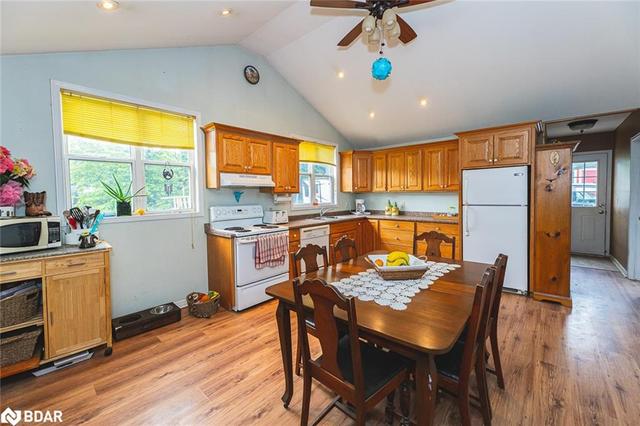 2181 Town Line Road, House detached with 3 bedrooms, 1 bathrooms and null parking in Oro Medonte ON | Image 3