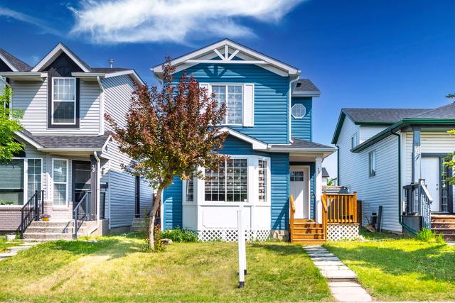 32 Martin Crossing Rise Ne, House detached with 4 bedrooms, 1 bathrooms and 2 parking in Calgary AB | Image 2