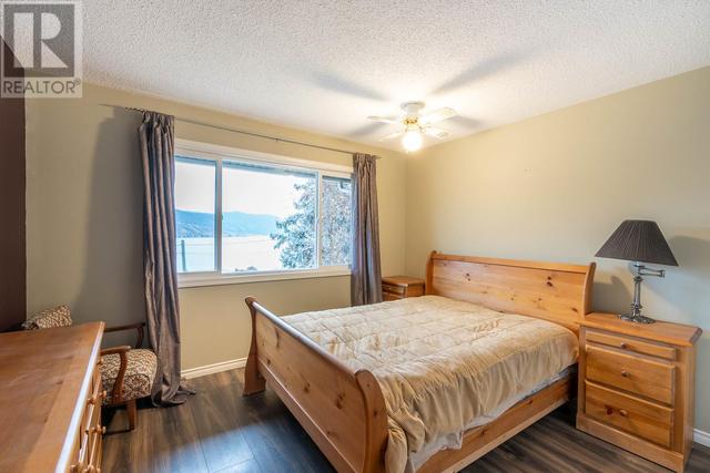 7715 Tronson Road, House detached with 5 bedrooms, 3 bathrooms and 6 parking in Vernon BC | Image 30