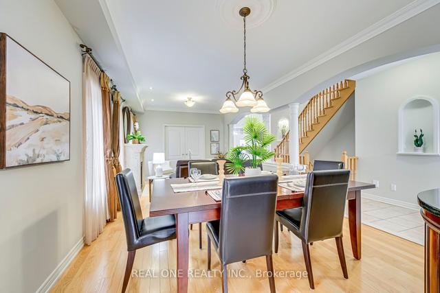 2441 Tesla Cres, House detached with 5 bedrooms, 4 bathrooms and 6 parking in Oakville ON | Image 2