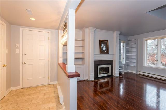3 - 33 Charles Street, Condo with 2 bedrooms, 2 bathrooms and 2 parking in Ottawa ON | Image 2