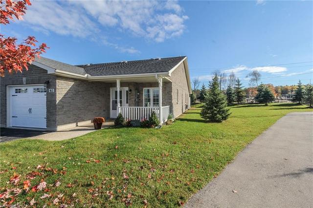 41 Chestnut Lane, House attached with 2 bedrooms, 2 bathrooms and 3 parking in Wasaga Beach ON | Image 38