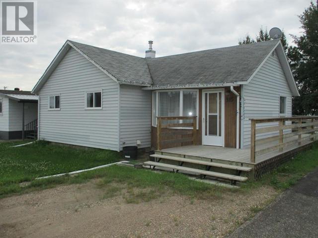 315 7 Avenue Se, House detached with 3 bedrooms, 2 bathrooms and 2 parking in Manning AB | Image 2