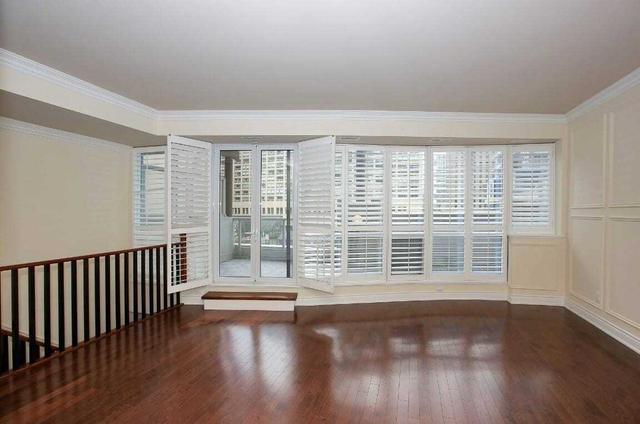 th 10 - 761 Bay St, Townhouse with 3 bedrooms, 4 bathrooms and 2 parking in Toronto ON | Image 5