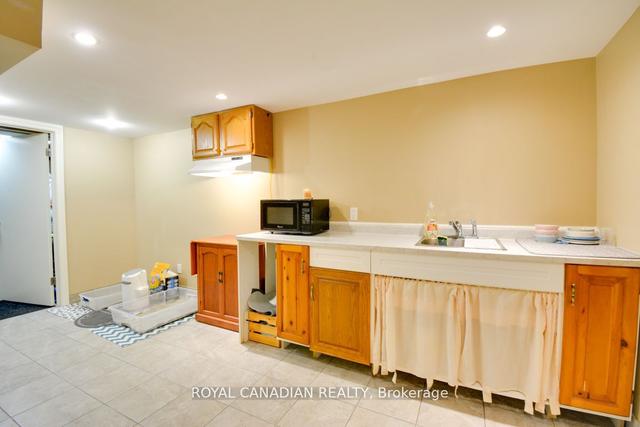 68 Maywood Rd, House detached with 3 bedrooms, 2 bathrooms and 6 parking in Kitchener ON | Image 21