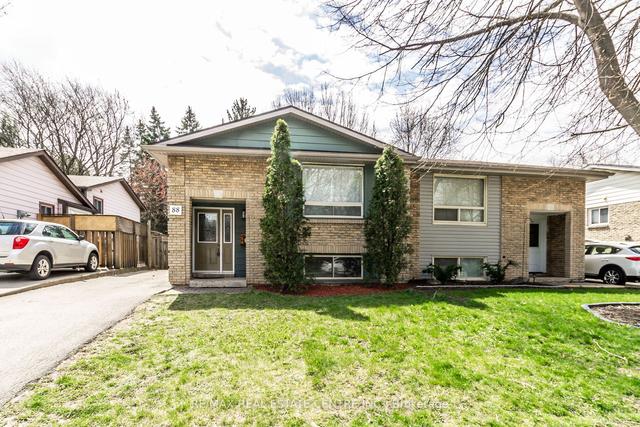 88 Wendover Dr, House semidetached with 2 bedrooms, 2 bathrooms and 3 parking in Hamilton ON | Image 1