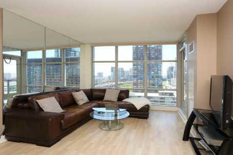 1802 - 10 Navy Wharf Crt, Condo with 1 bedrooms, 1 bathrooms and 1 parking in Toronto ON | Image 2