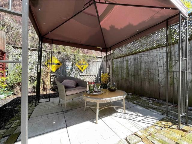 main - 725 Palmerston Ave W, House semidetached with 2 bedrooms, 2 bathrooms and 0 parking in Toronto ON | Image 26
