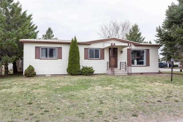 1 Cedar St, Home with 3 bedrooms, 2 bathrooms and 3 parking in Kawartha Lakes ON | Image 1