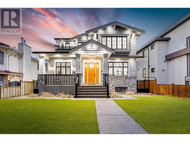 8151 13th Avenue, House detached with 9 bedrooms, 9 bathrooms and 4 parking in Burnaby BC | Image 1