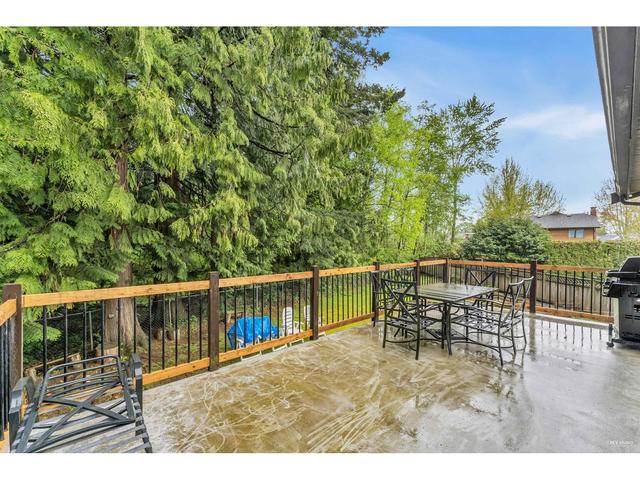 15077 93a Avenue, House detached with 4 bedrooms, 3 bathrooms and null parking in Surrey BC | Image 23