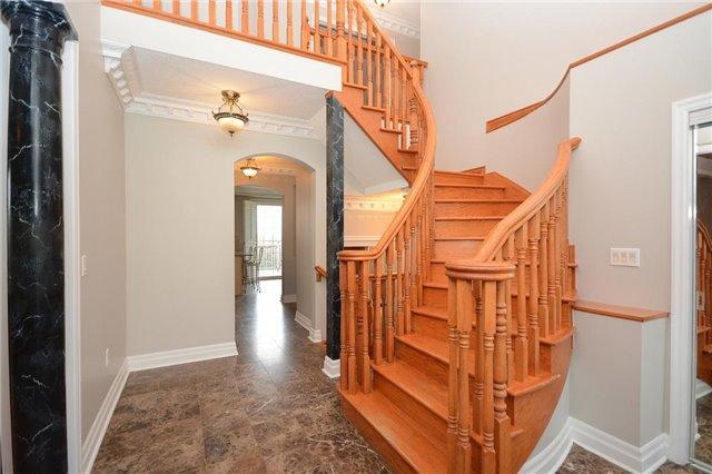 28 Maltby Crt, House detached with 4 bedrooms, 4 bathrooms and 4 parking in Brampton ON | Image 2