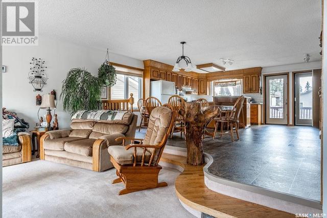 219 Benesh Crescent, House detached with 5 bedrooms, 3 bathrooms and null parking in Saskatoon SK | Image 7