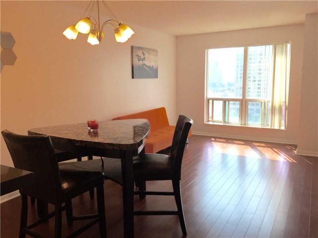 1002 - 11 Lee Centre Dr, Condo with 2 bedrooms, 2 bathrooms and 1 parking in Toronto ON | Image 2