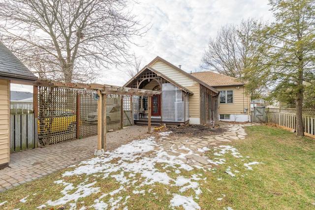 123 Lyons Ave, House detached with 3 bedrooms, 2 bathrooms and 6 parking in Brantford ON | Image 32