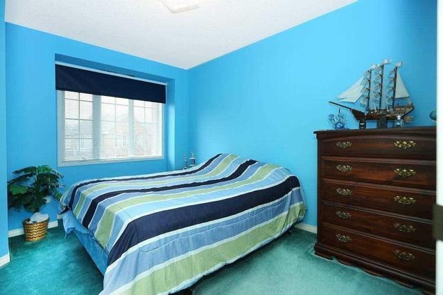 1 Sinclair Crt, Townhouse with 3 bedrooms, 3 bathrooms and 1 parking in Brampton ON | Image 11