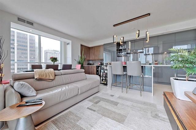 3311 - 1 Yorkville Ave, Condo with 2 bedrooms, 2 bathrooms and 1 parking in Toronto ON | Image 22