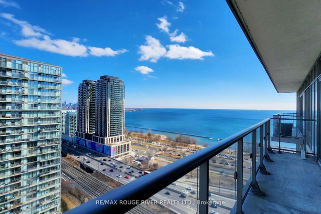 2401 - 105 The Queensway, Condo with 1 bedrooms, 1 bathrooms and 1 parking in Toronto ON | Image 4