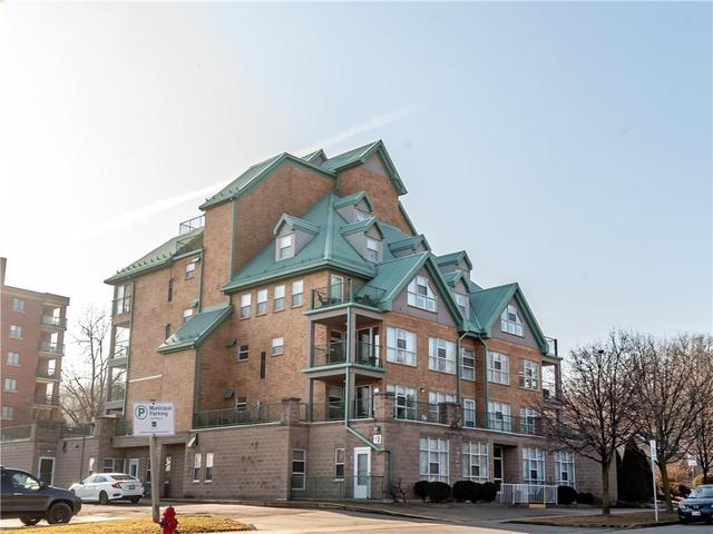 202 - 19 Lake Avenue S, Condo with 2 bedrooms, 2 bathrooms and null parking in Hamilton ON | Image 2
