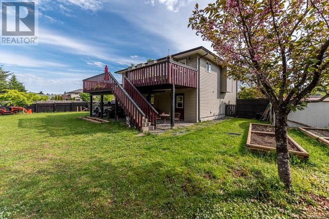2581 Carstairs Dr, House detached with 5 bedrooms, 3 bathrooms and 1 parking in Courtenay BC | Image 31