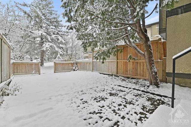 2652 Pimlico Crescent, Townhouse with 3 bedrooms, 2 bathrooms and 1 parking in Ottawa ON | Image 27