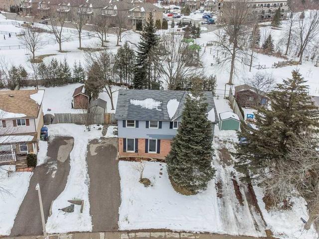 32 Leacock Ave, House semidetached with 3 bedrooms, 2 bathrooms and 5 parking in Guelph ON | Image 10