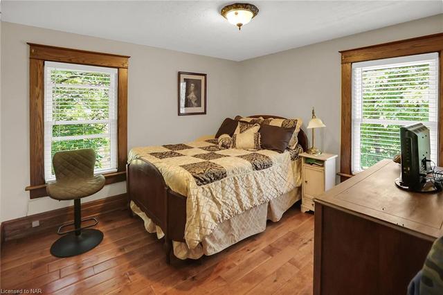 2374 Mewburn Road, Home with 4 bedrooms, 1 bathrooms and 15 parking in Niagara Falls ON | Image 17