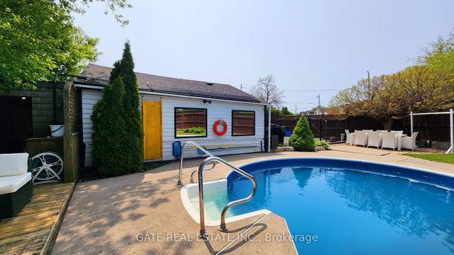 241 Aylesworth Ave, House detached with 2 bedrooms, 2 bathrooms and 8 parking in Toronto ON | Image 27