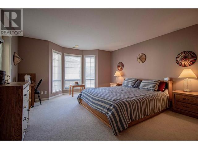 240 - 805 Comox Street, House attached with 2 bedrooms, 2 bathrooms and 2 parking in Penticton BC | Image 21