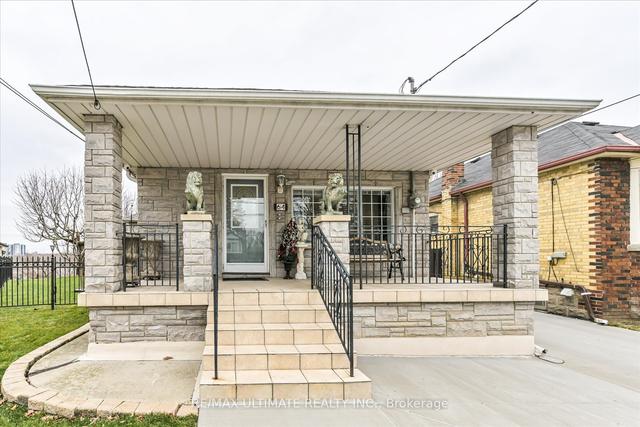 64 Juliet Cres, House detached with 2 bedrooms, 2 bathrooms and 8 parking in Toronto ON | Image 36