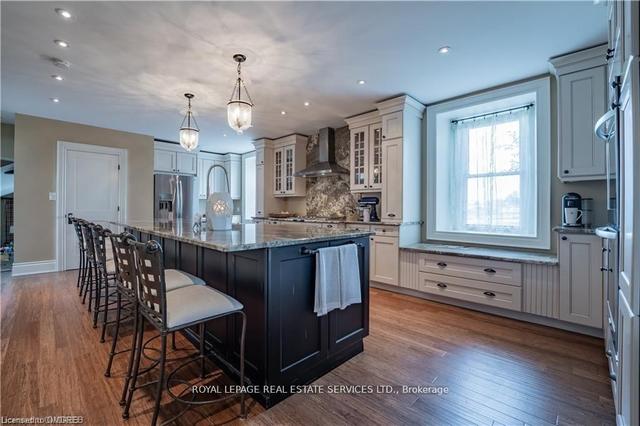 4197 Walkers Line, House detached with 3 bedrooms, 2 bathrooms and 31 parking in Burlington ON | Image 28