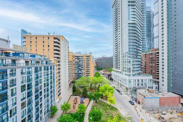 1102 - 76 Shuter St, Condo with 1 bedrooms, 1 bathrooms and 1 parking in Toronto ON | Image 14