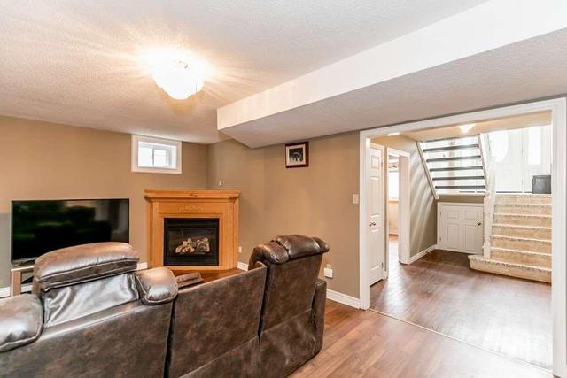 49 Florence Park Rd, House detached with 2 bedrooms, 2 bathrooms and 4 parking in Barrie ON | Image 8