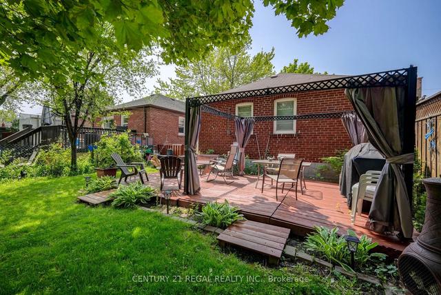 127 Claremore Ave, House detached with 2 bedrooms, 2 bathrooms and 3 parking in Toronto ON | Image 21