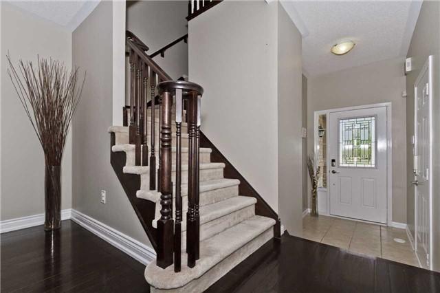 894 Thompson Rd S, House attached with 4 bedrooms, 3 bathrooms and 1 parking in Milton ON | Image 5