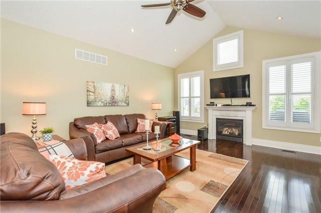 153 Aberfoyle Mill Cres, House detached with 2 bedrooms, 3 bathrooms and 4 parking in Puslinch ON | Image 4