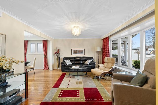 19 Warlingham Crt, House detached with 3 bedrooms, 2 bathrooms and 4 parking in Toronto ON | Image 27