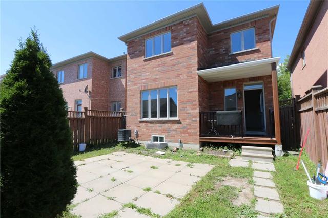 7 Maryterance Crt, House detached with 3 bedrooms, 4 bathrooms and 3 parking in Markham ON | Image 35