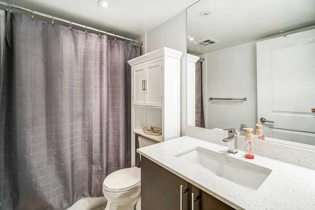 1022 - 400 Adelaide St E, Condo with 2 bedrooms, 2 bathrooms and 1 parking in Toronto ON | Image 6