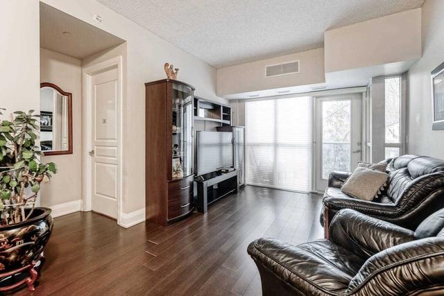 207 - 8302 Islington Ave, Condo with 2 bedrooms, 2 bathrooms and 1 parking in Vaughan ON | Image 2
