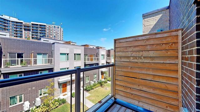 th36 - 22 Applewood Lane, Townhouse with 3 bedrooms, 3 bathrooms and 2 parking in Toronto ON | Image 24